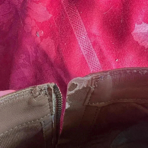 Levi’s ladies booties used good condition. Side zip. Side ze 10. Brown - Picture 13 of 15